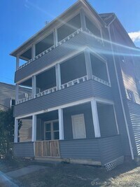 Building Photo - 253 Main St