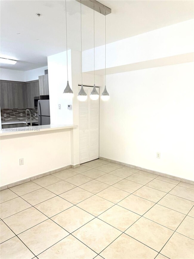 Building Photo - 7340 NW 114th Ave