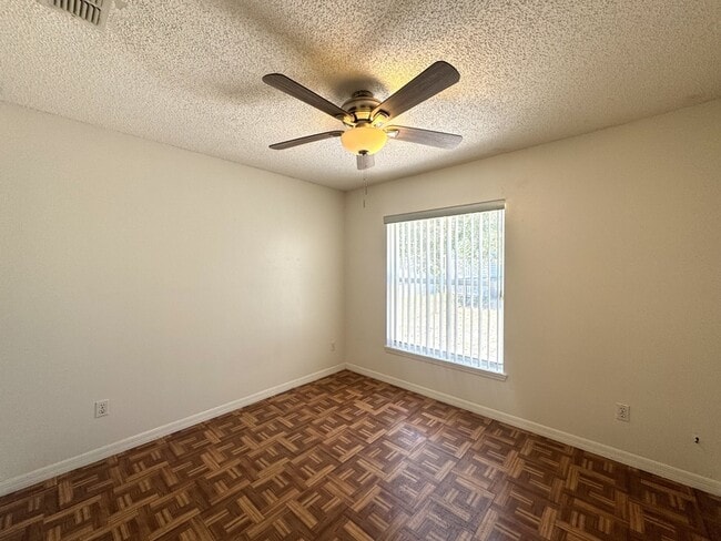 Building Photo - 1648 Dunlap Dr