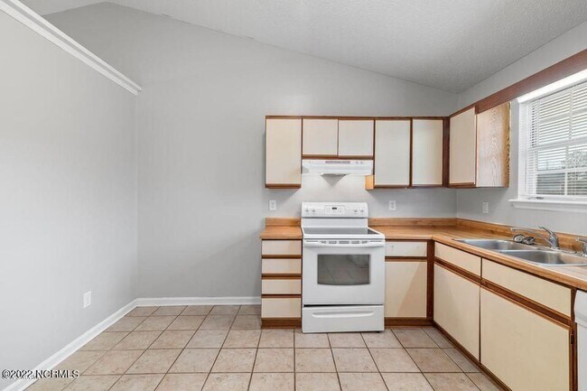 Building Photo - 424 Singletree Dr