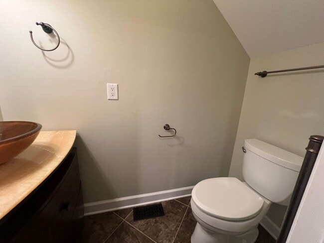 Building Photo - 105 Bellows Pl