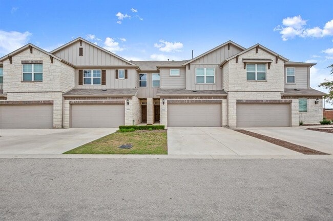 Building Photo - 602 Caterpillar Ln