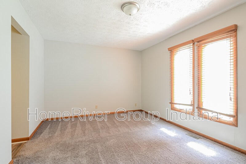 Building Photo - 712 Daffon Dr