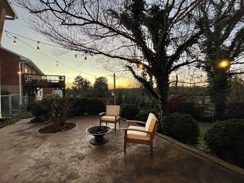 Building Photo - 4529 Golf Park Dr