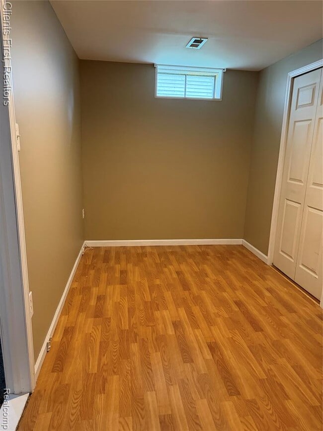 Building Photo - 35285 Pennington Dr