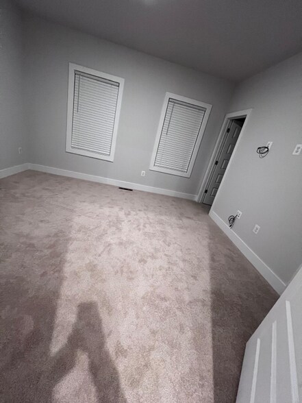 Building Photo - 9486 Pinkman Rd