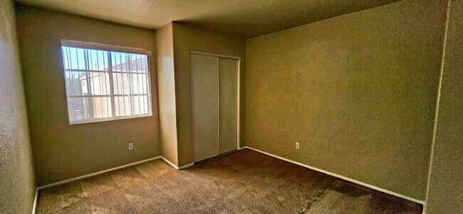 Building Photo - Condo in Gated Genevieve Court