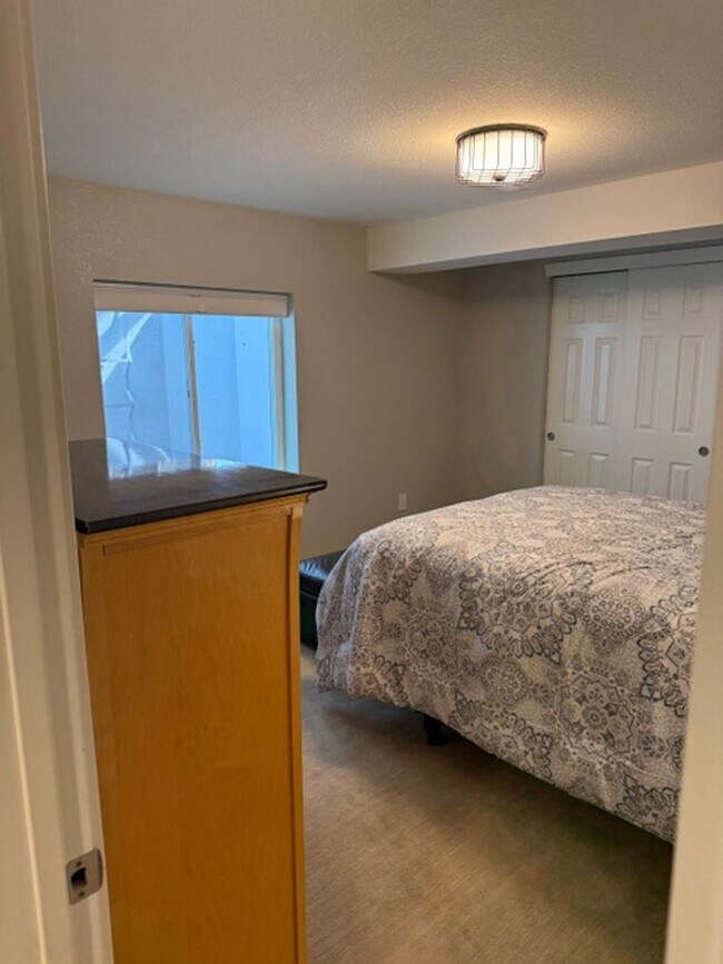 Building Photo - Studio with Den in Private Arvada Home