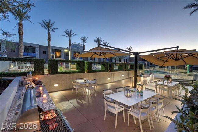 Building Photo - 353 E Bonneville Ave