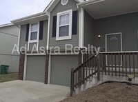 Building Photo - Gorgeous 2 Bed 2 Bath Duplex in Platte Cit...