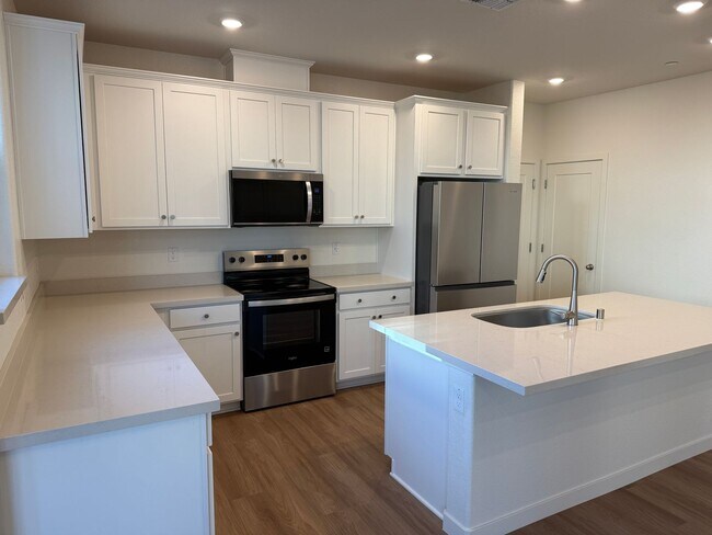 Building Photo - 2914 Skyward Ln