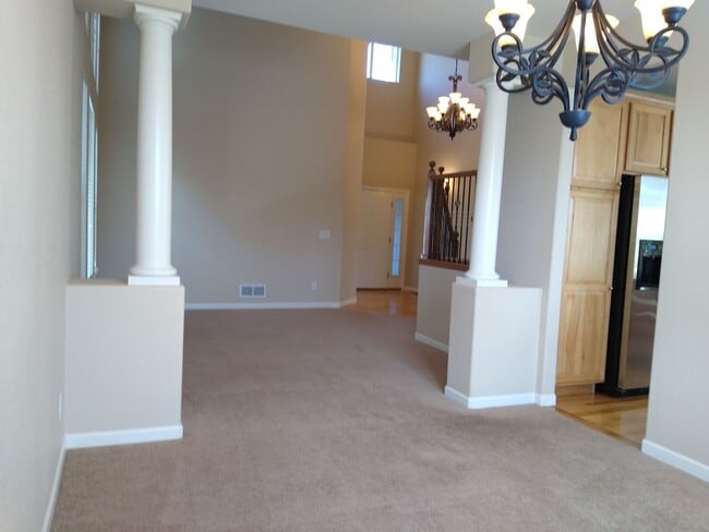 Building Photo - Absolutely Stunning West Arvada/Golden Gem...