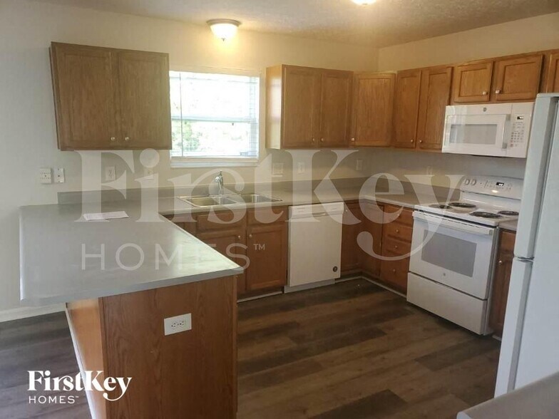 Building Photo - 356 Brandon Dr