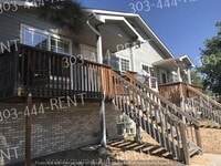 Building Photo - Spacious 3 Bedroom, 2 Bathroom!