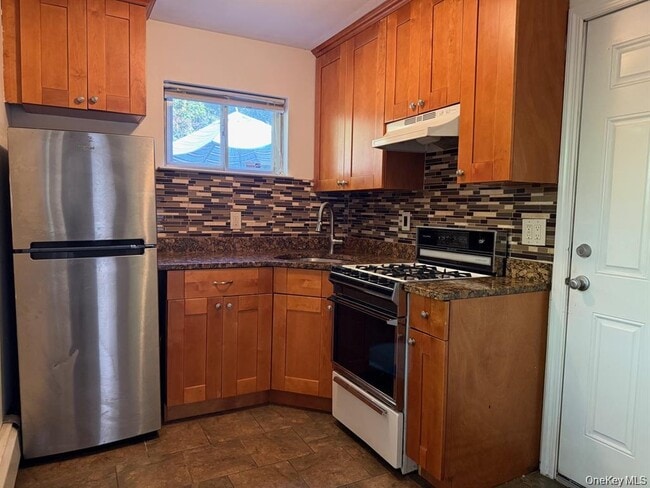 Building Photo - 2 Harbor Cir