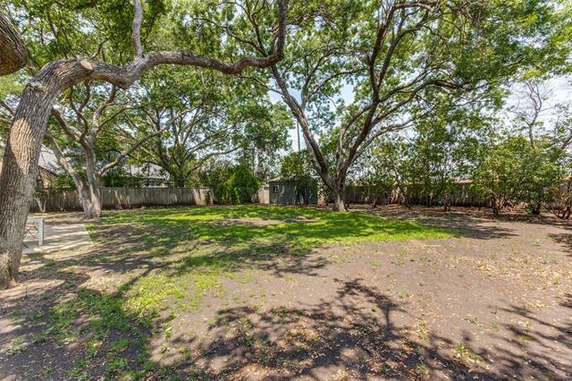 Building Photo - 5831 Elderwood Dr