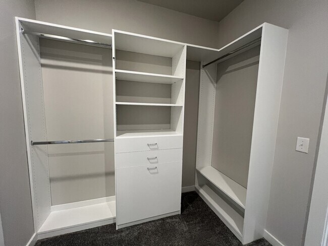 Building Photo - 1001 Pebble Run Rd