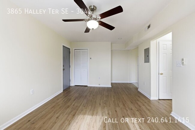 Building Photo - 3865 Halley Terrace SE