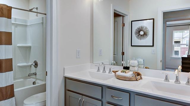 Building Photo - 2474 Hutch Ln