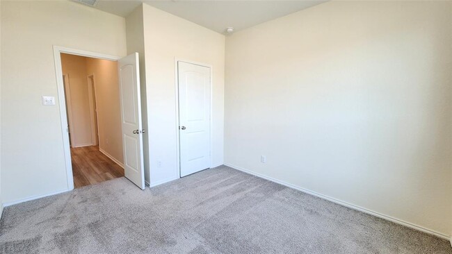 Building Photo - 6229 Mantalcino Dr