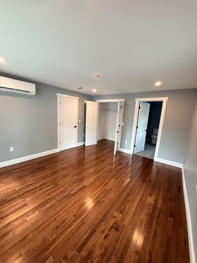 Building Photo - 4 Neponset St