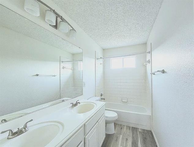 Building Photo - 3917 Rushden Ct
