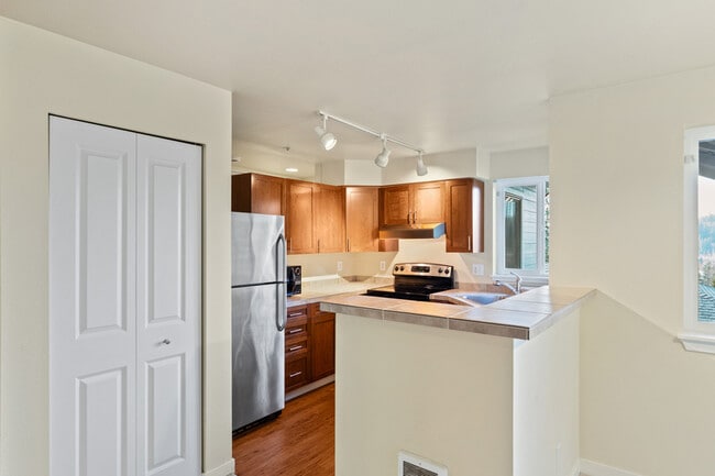 Building Photo - 3926 243rd Pl SE