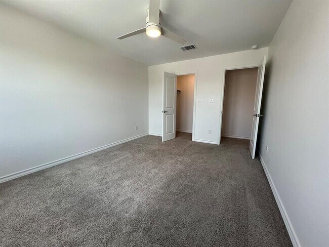 Building Photo - 1007 Sandra Ann Wy
