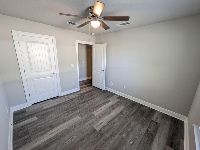 Building Photo - 7202 Lost Treasure Ct