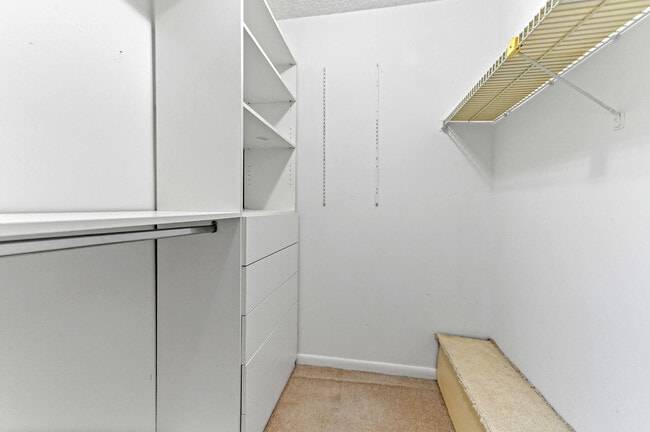 Building Photo - 619 6th Way