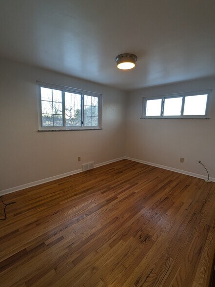 Primary bedroom - 113 High St