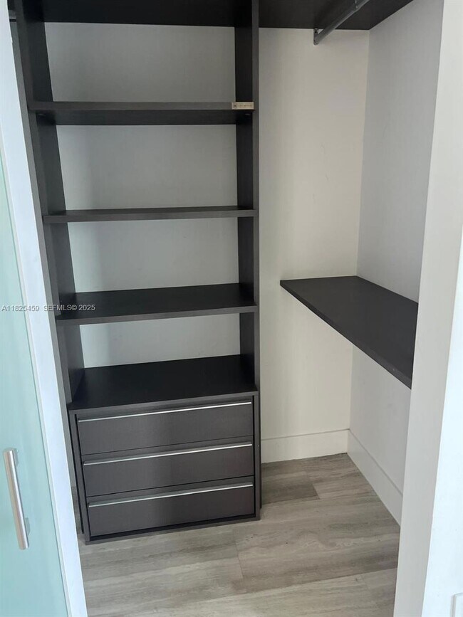 Building Photo - 1451 Brickell Ave