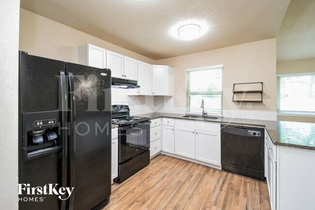 Building Photo - 333 E Springdale Ln