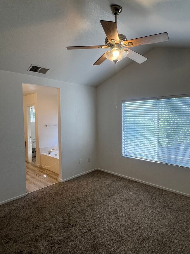 Building Photo - GORGEOUS 3 BEDROOM IN E. ROSEVILLE GATED COMMUNITY!!