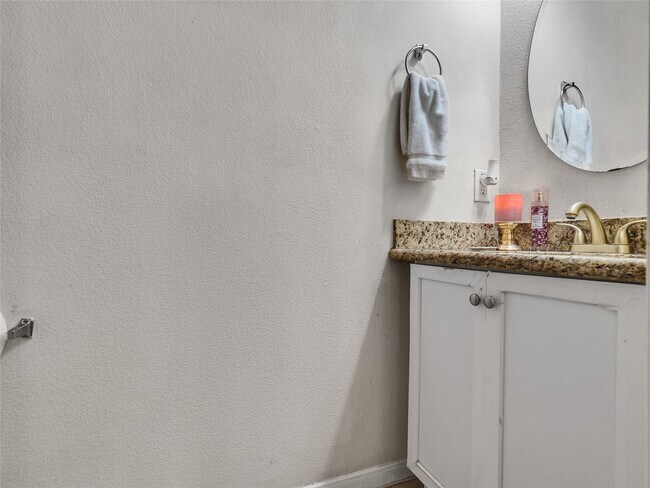 Building Photo - 5514 Gatesprings Ln