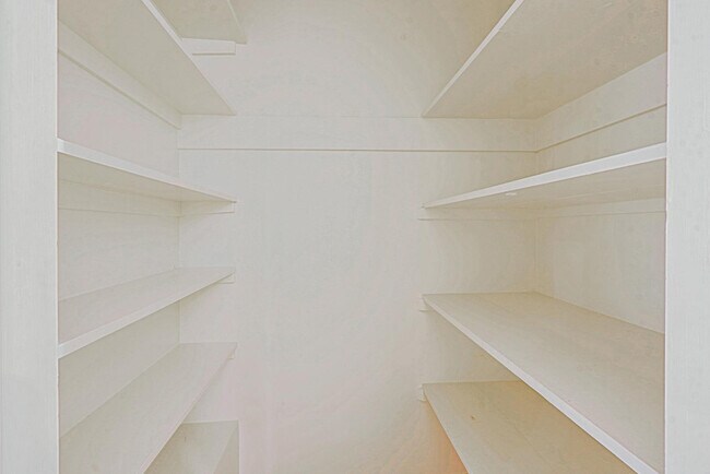 Building Photo - 6203 N 12th Pl