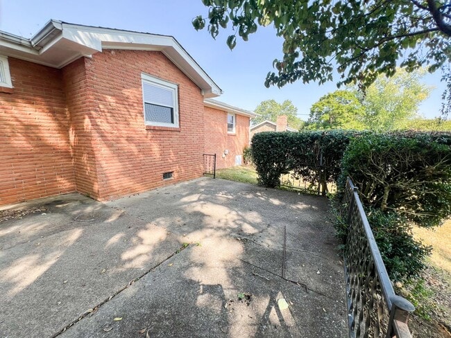 Building Photo - 2108 Barkley Dr