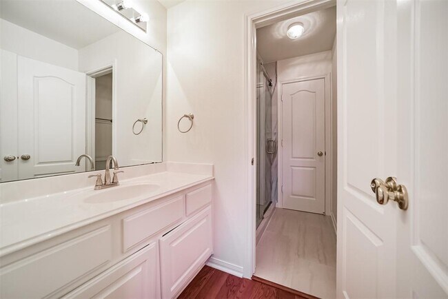 Building Photo - 14015 Falcon Heights Dr