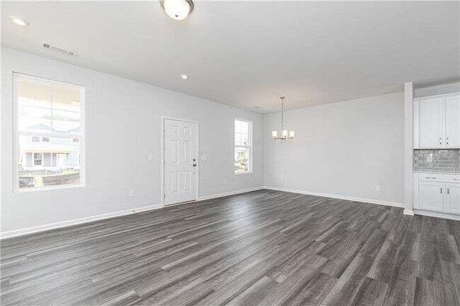 Building Photo - 3065 Cambridge Ml St