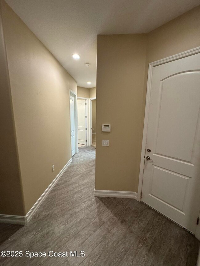 Building Photo - 3168 Lamanga Dr