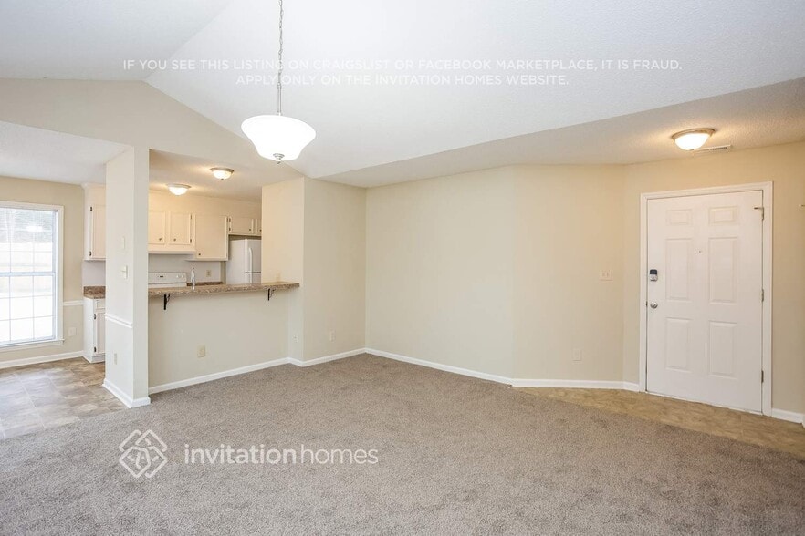 Building Photo - 5014 Alexis Dr