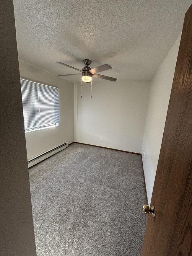 Building Photo - 619 S Johnson-5