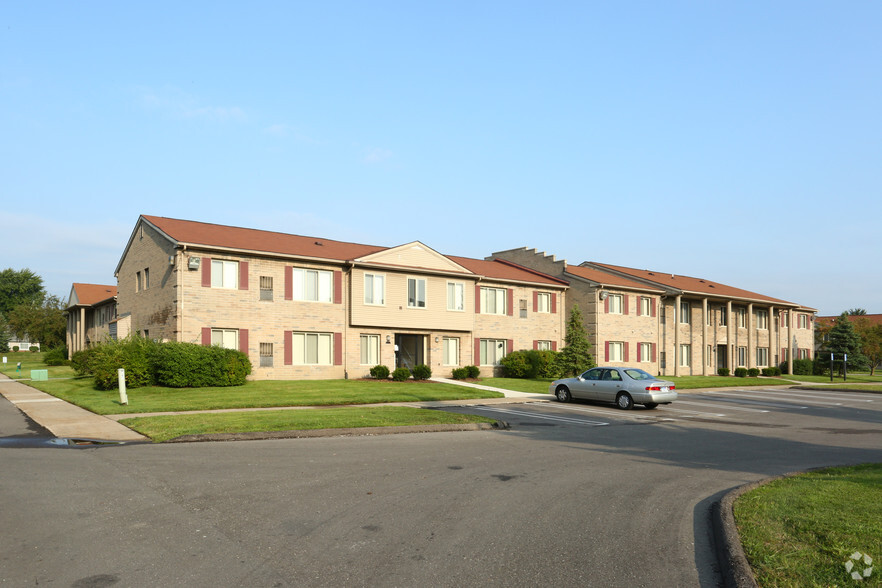 Primary Photo - Woodridge Apartments