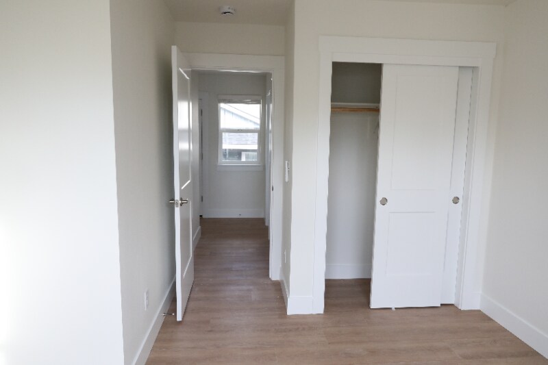 Building Photo - 12911 SE Ridgecrest Rd