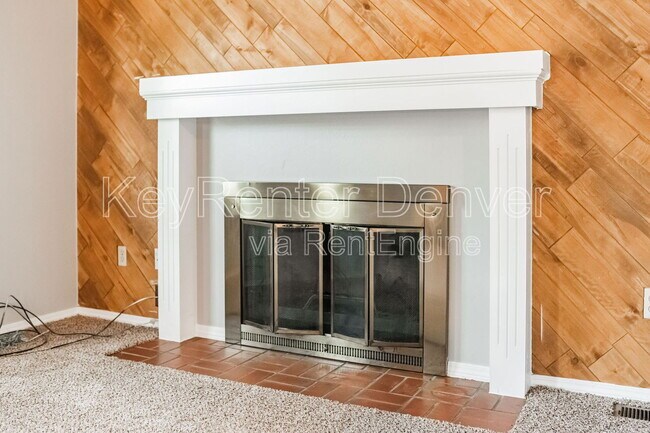 Building Photo - 1498 S Bahama St