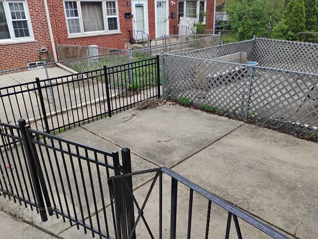 Building Photo - 9501 Sumac Rd
