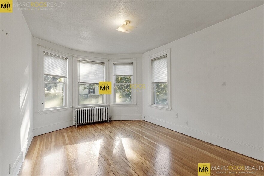 Building Photo - 182 Harvard St