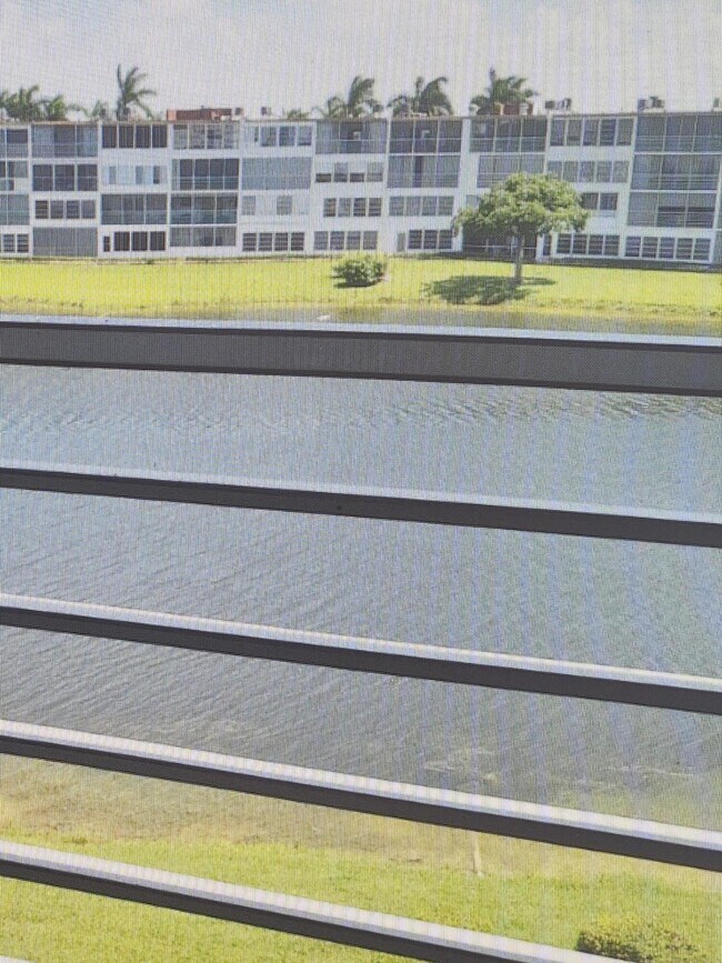 Building Photo - 4053 Wolverton C