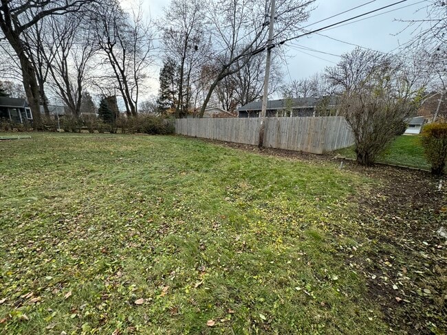 Building Photo - 1245 N 118th St