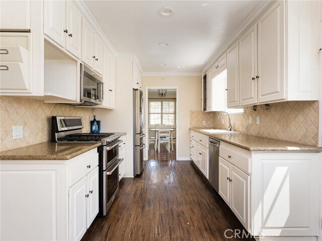 Building Photo - 3220 Palos Verdes Dr N